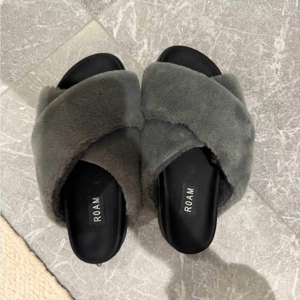 Roam Sandals